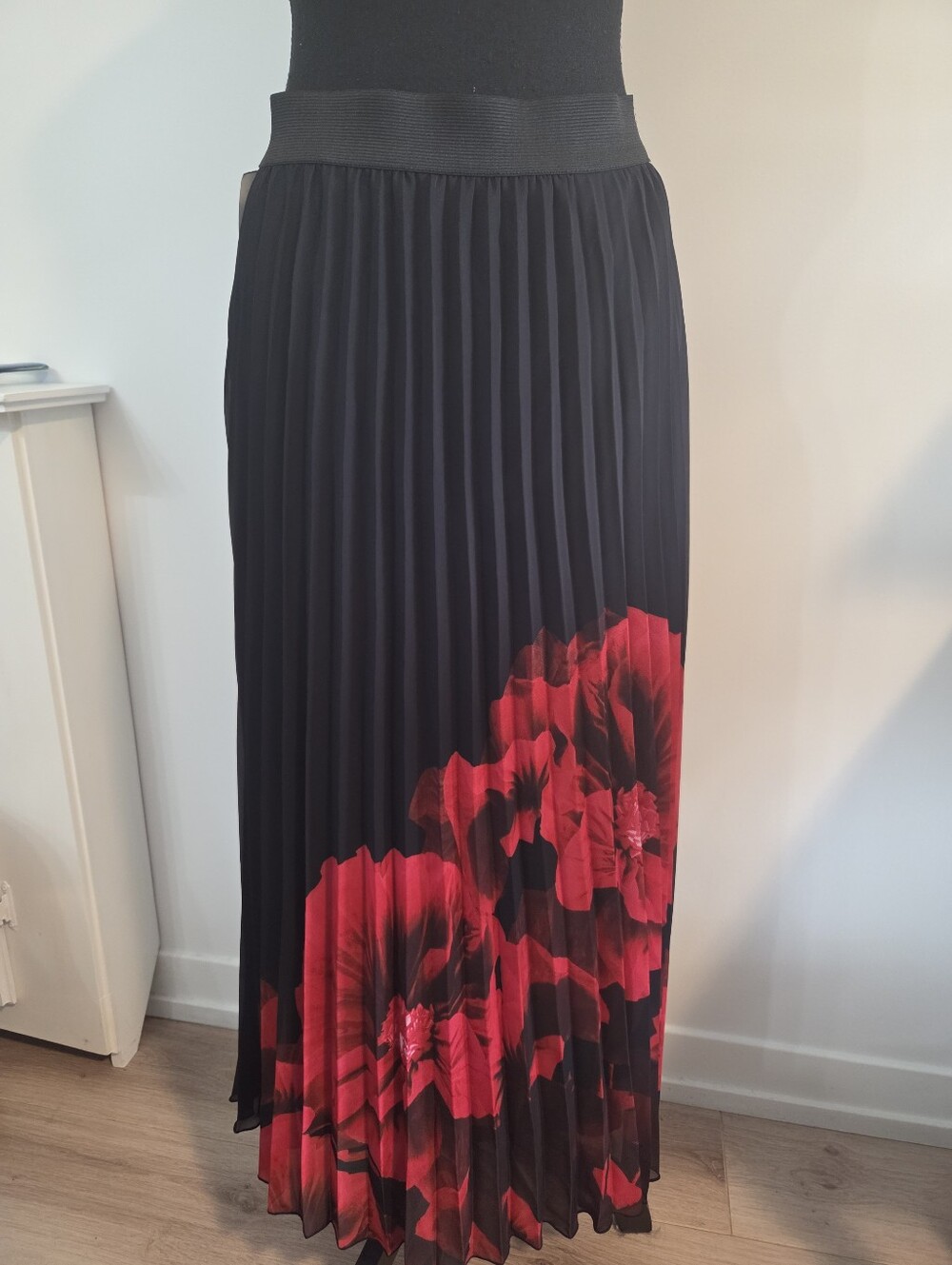 Joie pleated floral maxi skirt Sz L